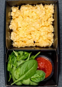 Scrambled eggs with spinach