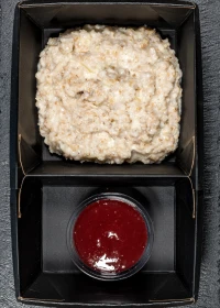 Oatmeal porridge with jam