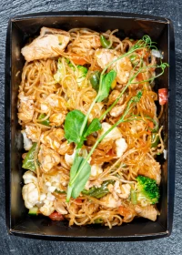glass noodles with chicken in teriyaki sauce